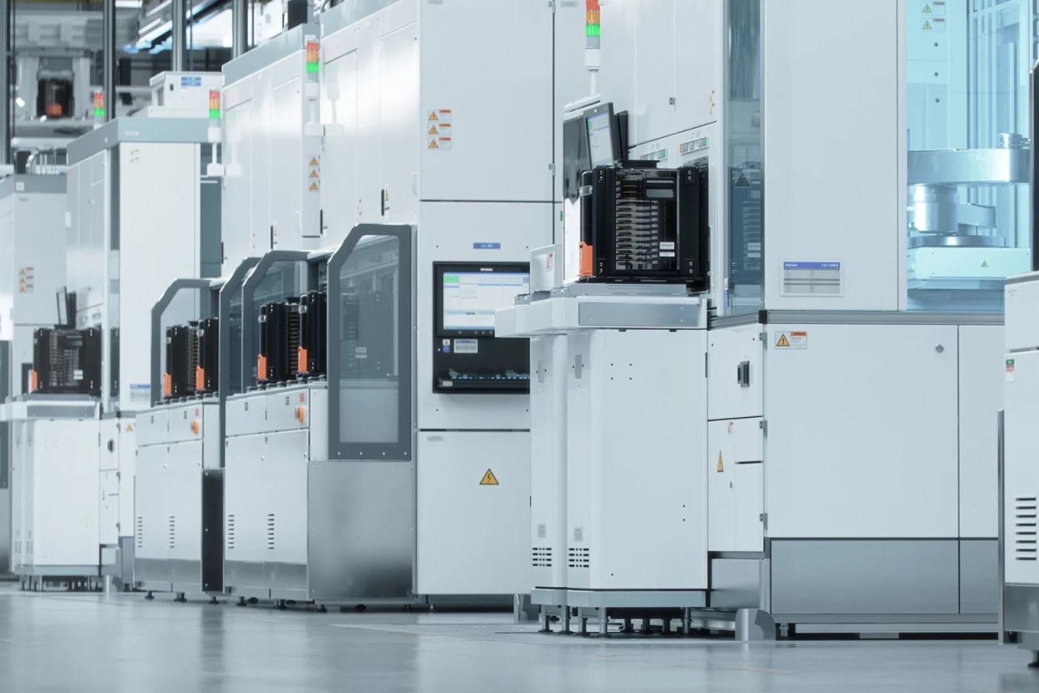 Unmanned injection molding workshop